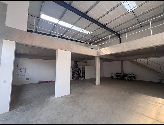 285M² WAREHOUSE TO LET IN GLEN ANIL